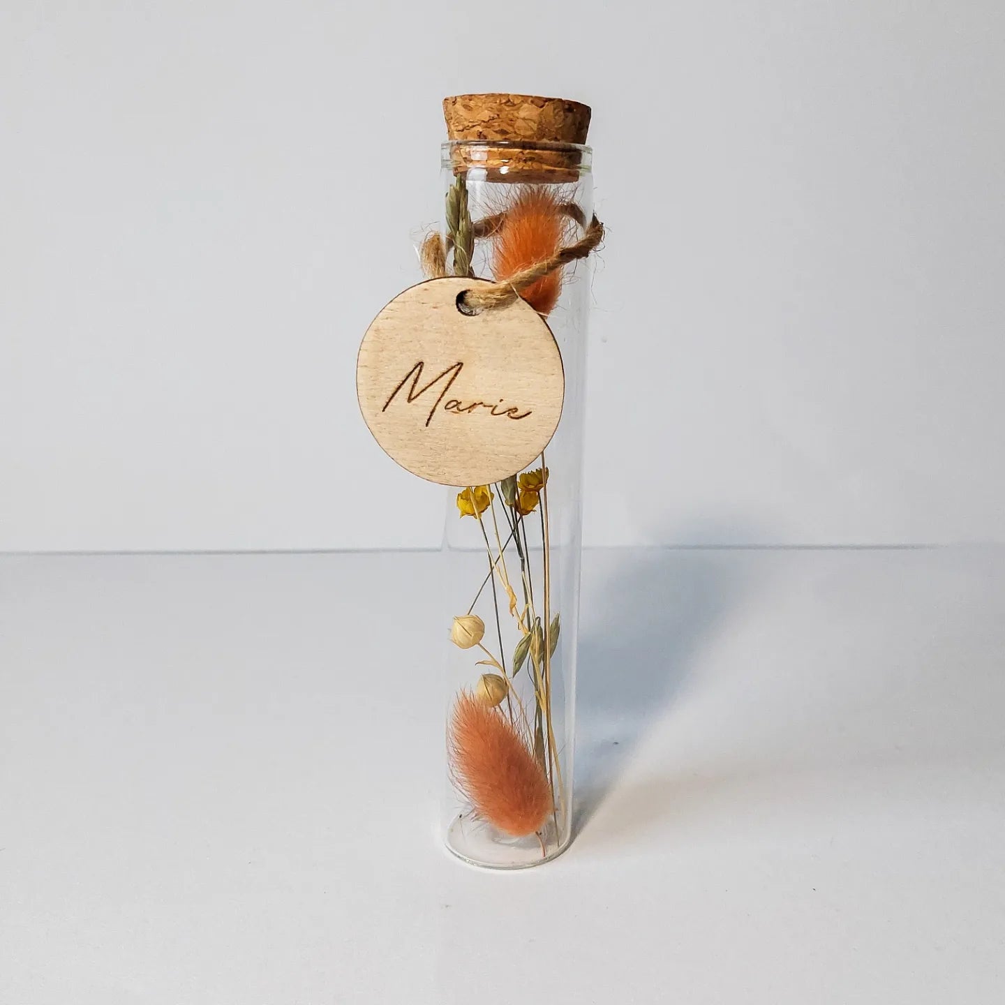 Proefbuis met droogbloemen